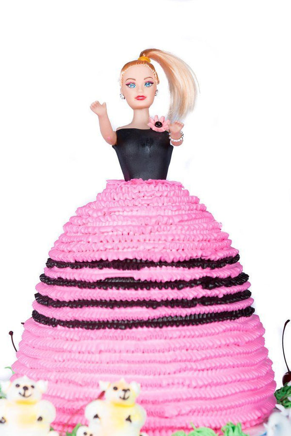 Barbie in her Garden Cake
